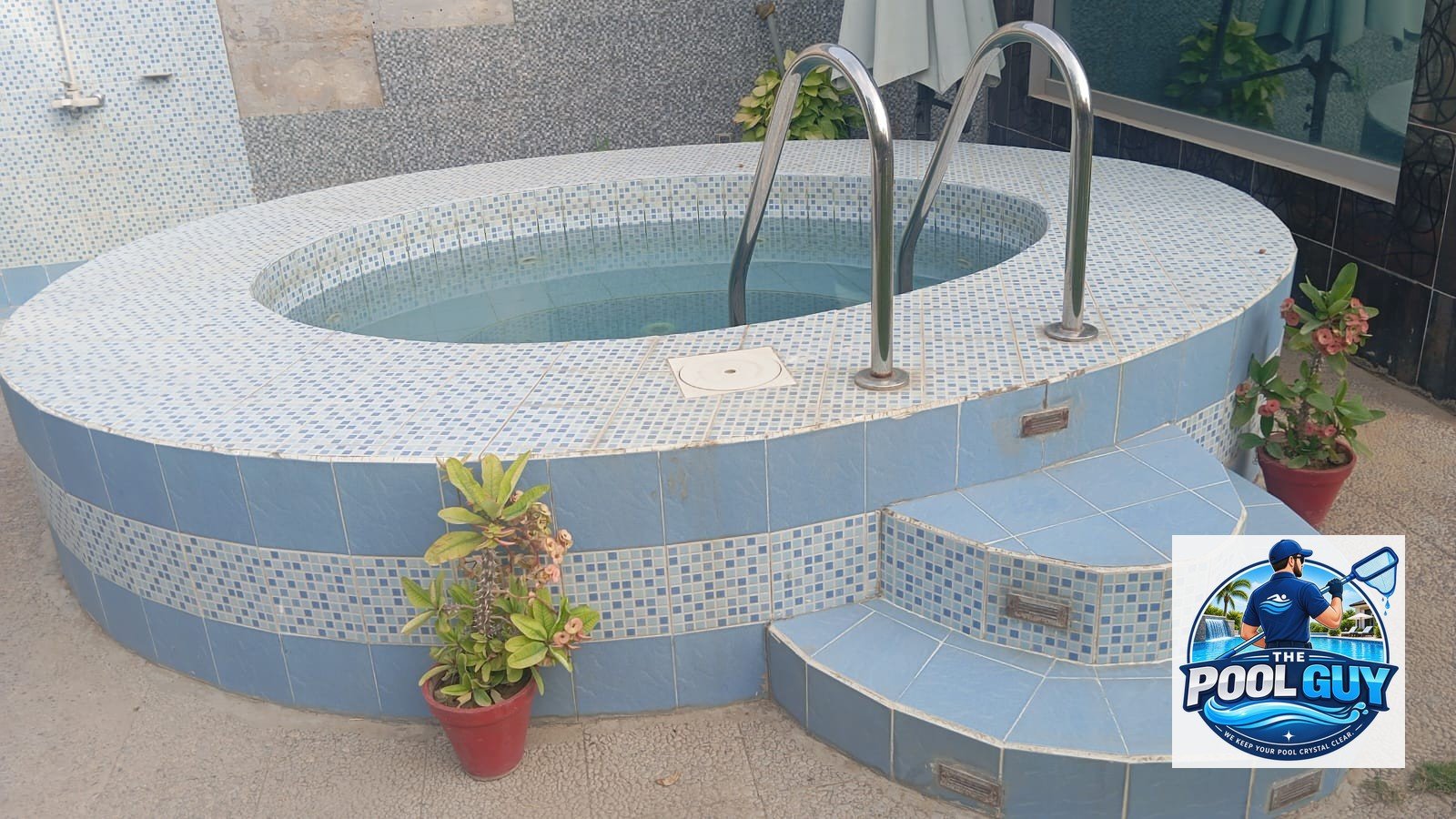 Round Jacuzzi / Spa