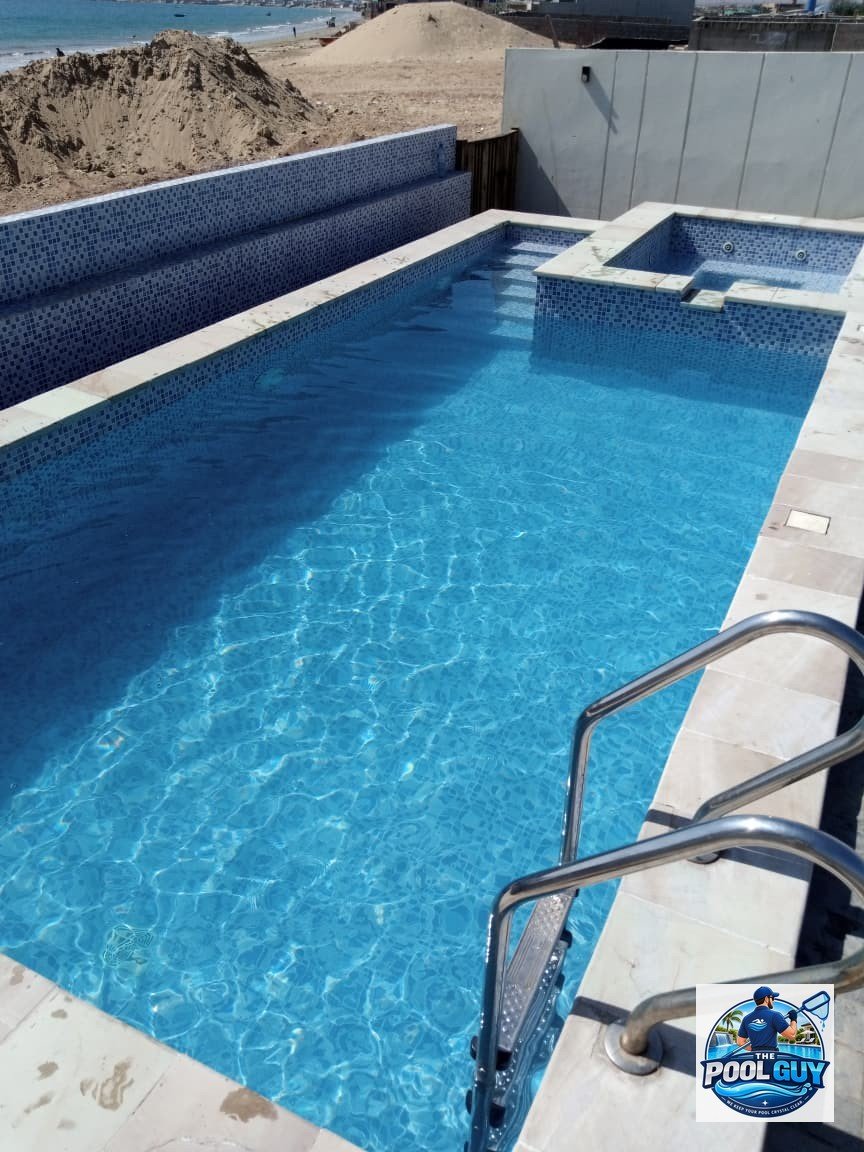 Pool with Jacuzzi & Sea View